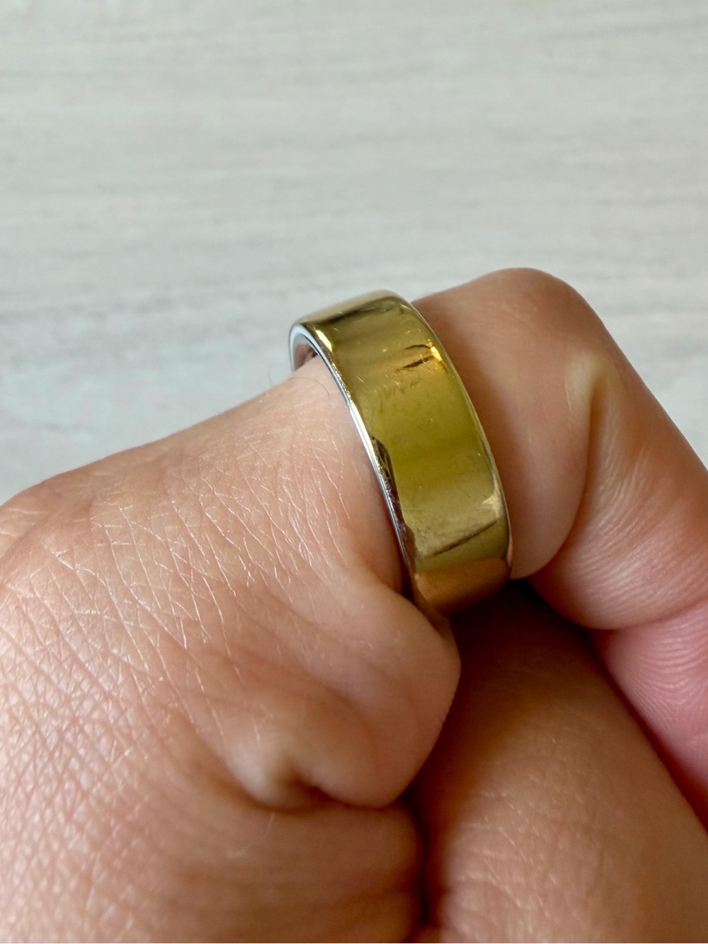 Oura Smart Ring 4 in Gold - Size 9 - Picture 4 of 9